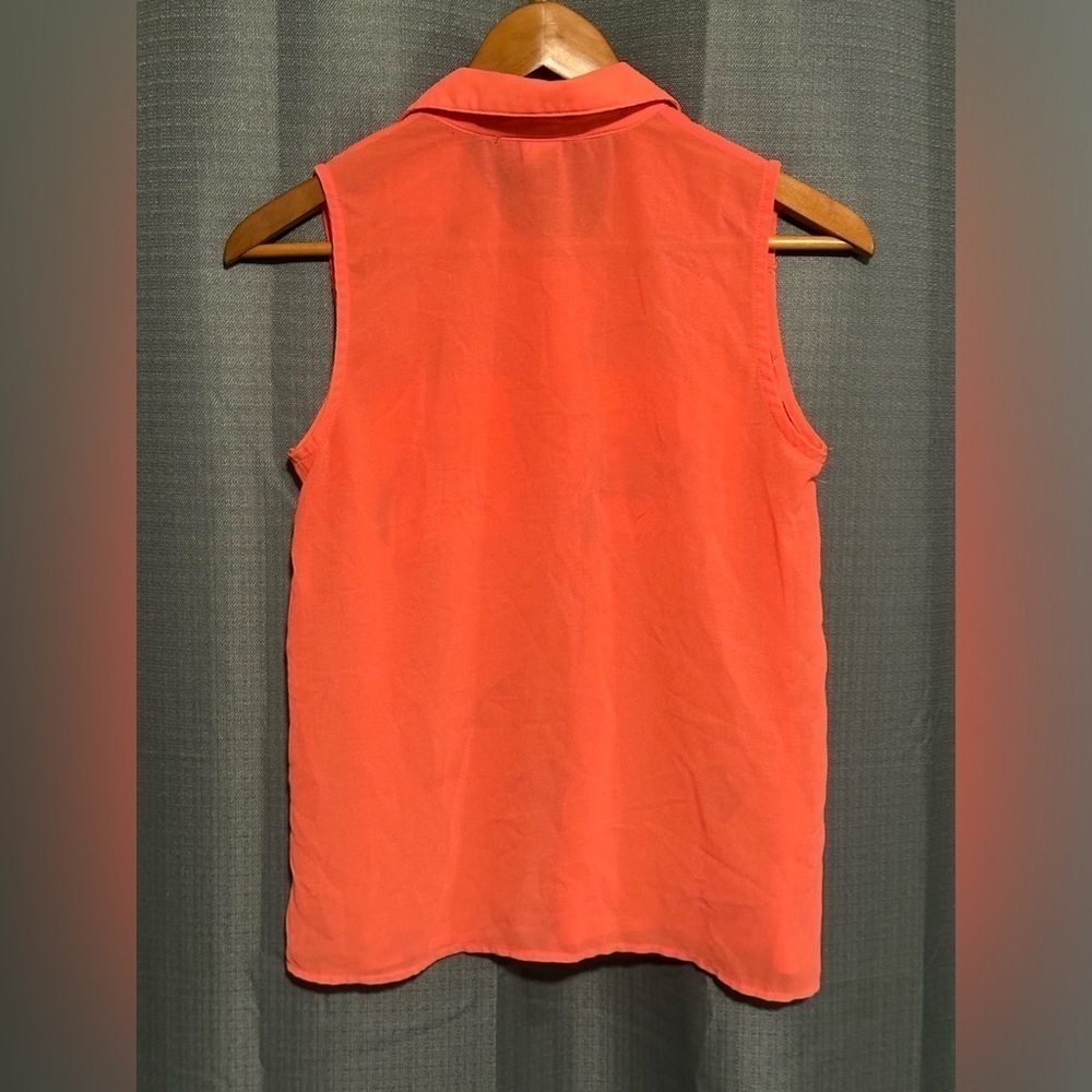 Body Central Button Up Collared Sheer Tank - Picture 2 of 4